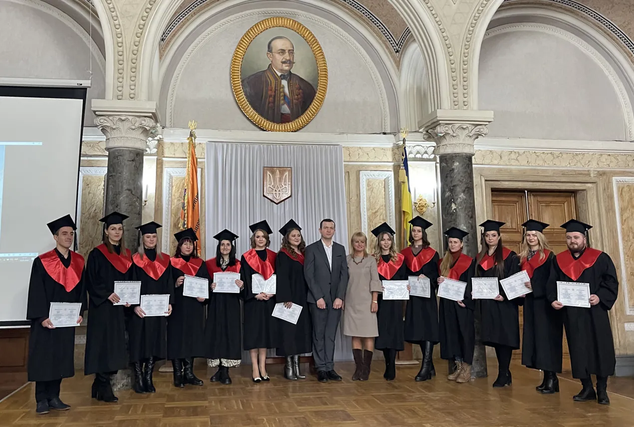 магістри